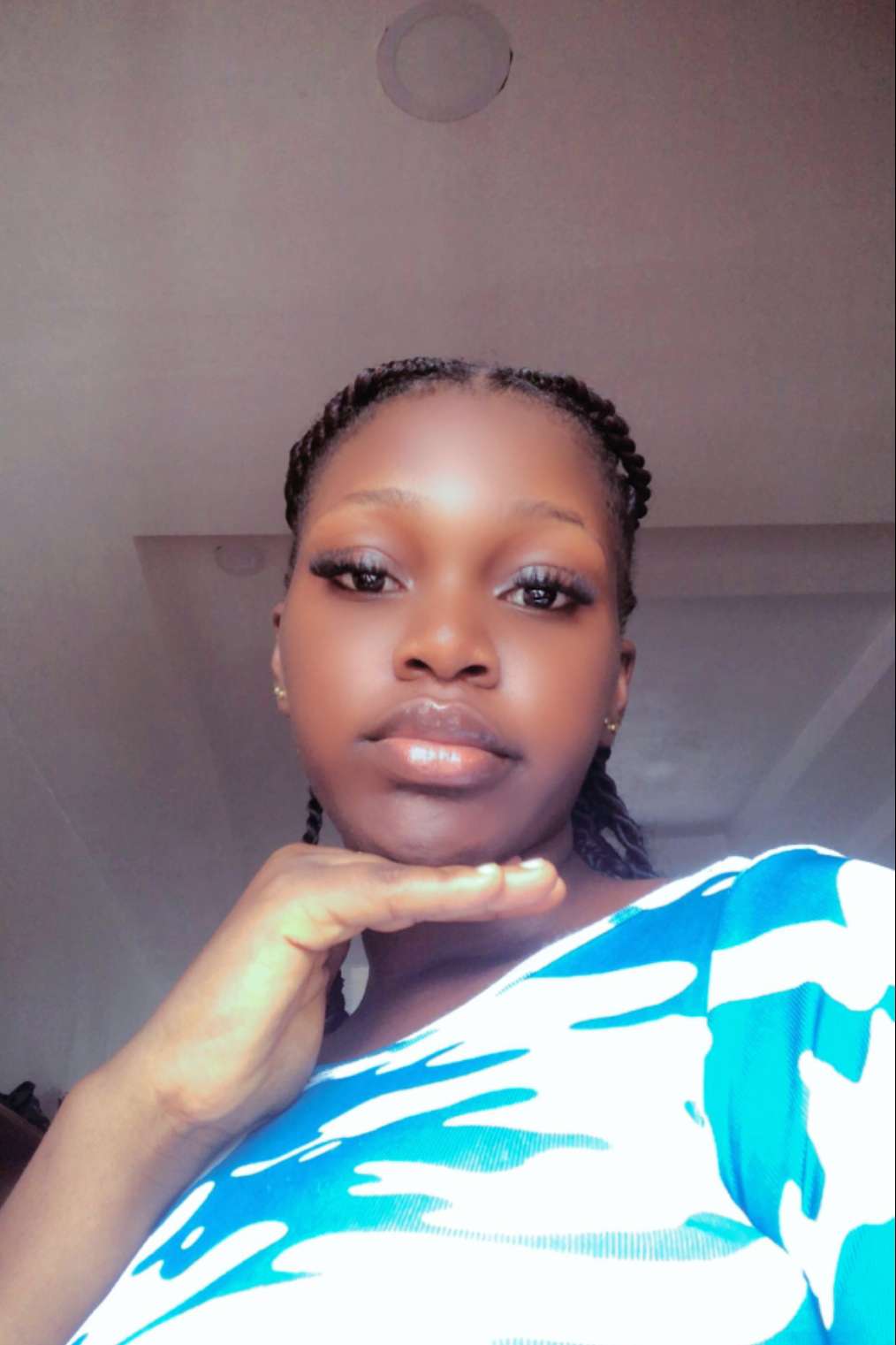 nazzy.blessing Chamet profile